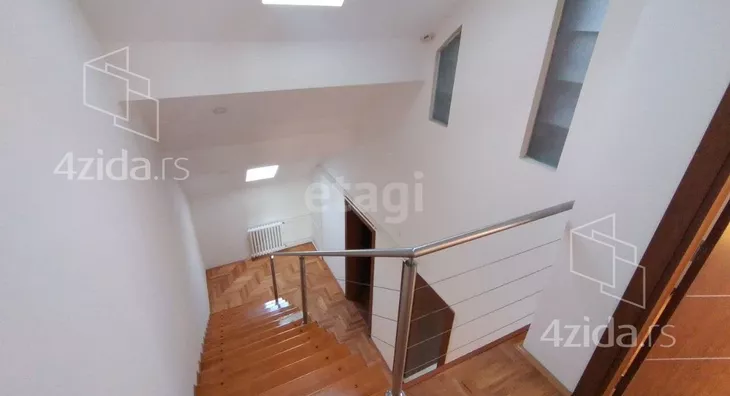 Šestosoban stan | 4zida