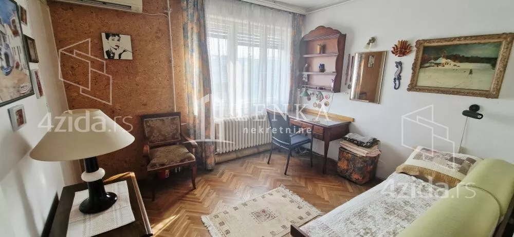 Četvoroiposoban stan | 4zida