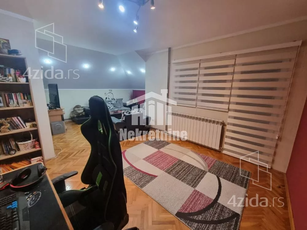 Petosoban stan | 4zida