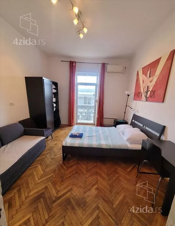 Četvoroiposoban stan | 4zida