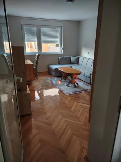 Vojna Bolnica | 4zida.rs