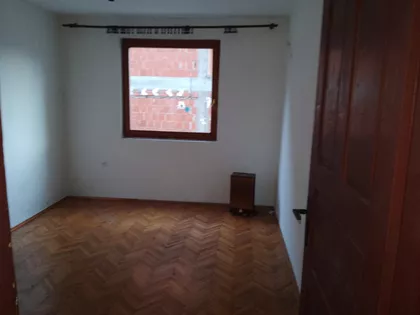 Sajta Hašimbegovića 20 | 4zida.rs