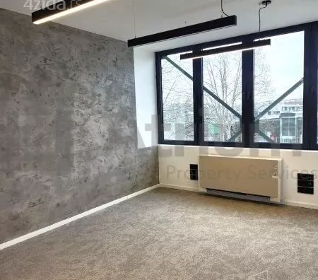 Poslovna zgrada | 4zida