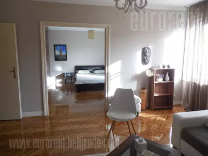 KNEZ MIHAILOVA | 4zida.rs