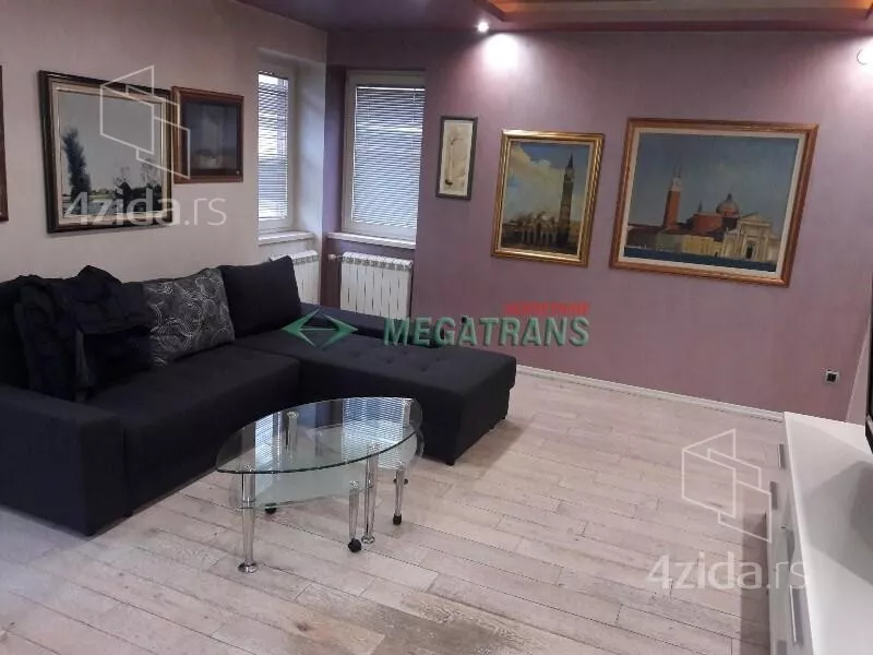 Petosoban stan | 4zida