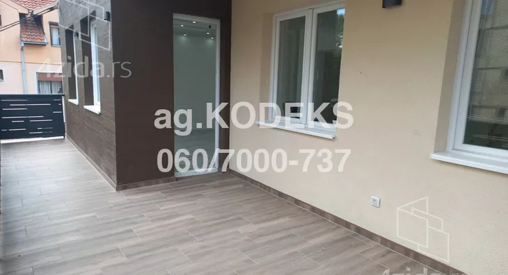 Četvoroiposoban stan | 4zida