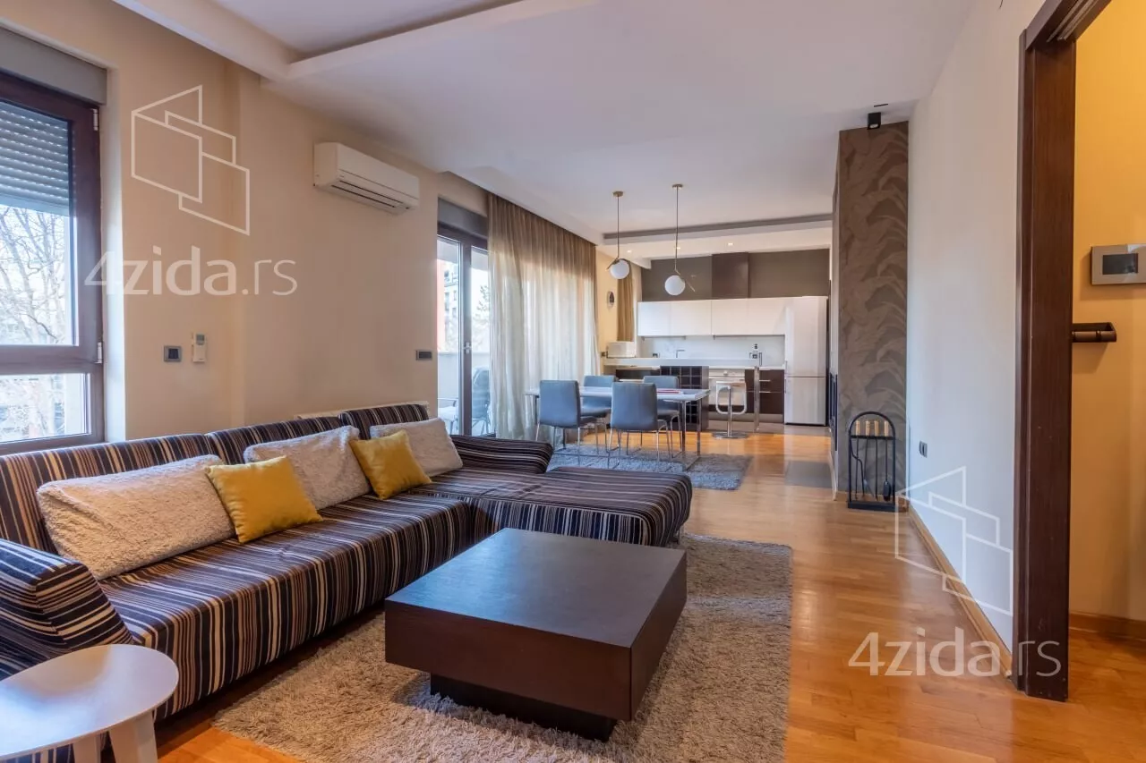 Petosoban stan | 4zida