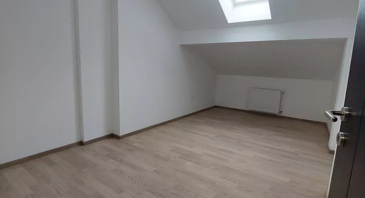 Četvorosoban stan na prodaju, Trg Fontana 20/3, 119.999€, 120m² - stampaj