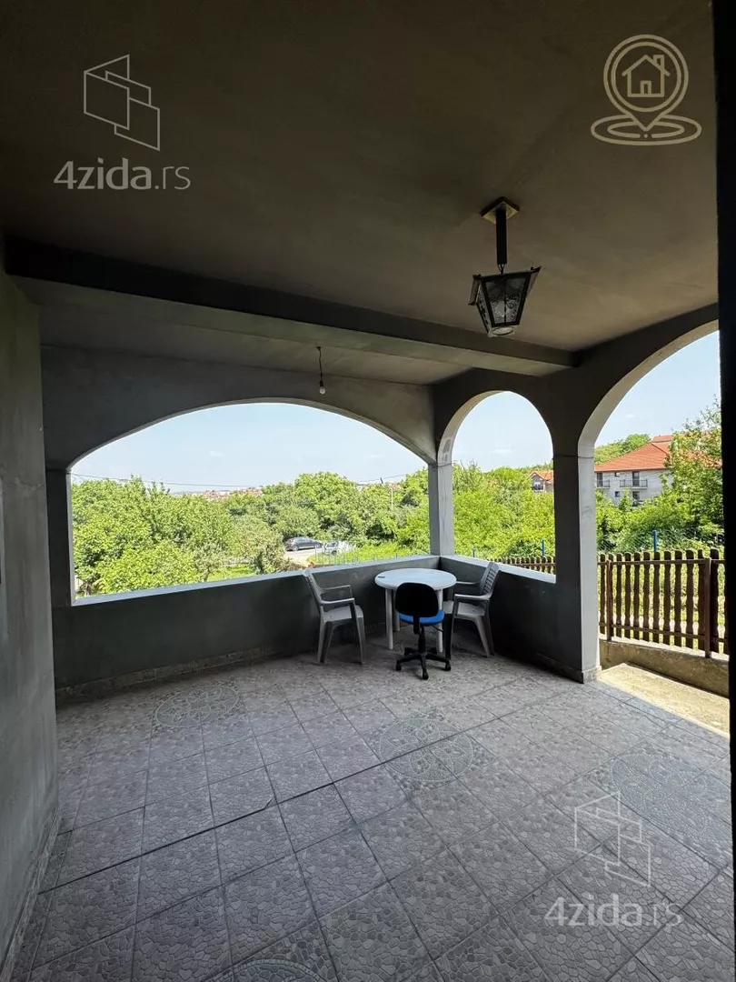 Troiposoban stan | 4zida