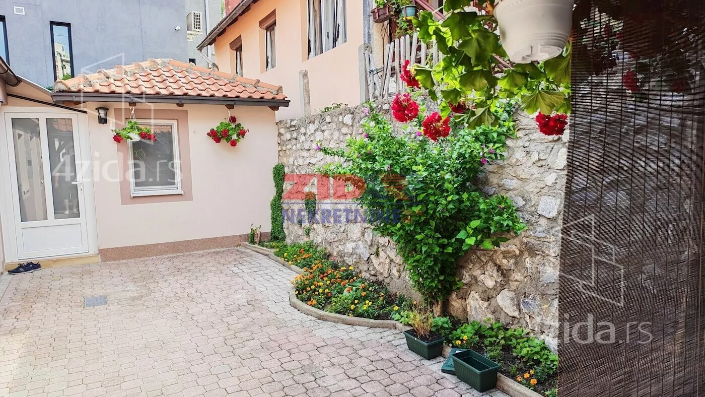 Četvoroiposoban stan | 4zida