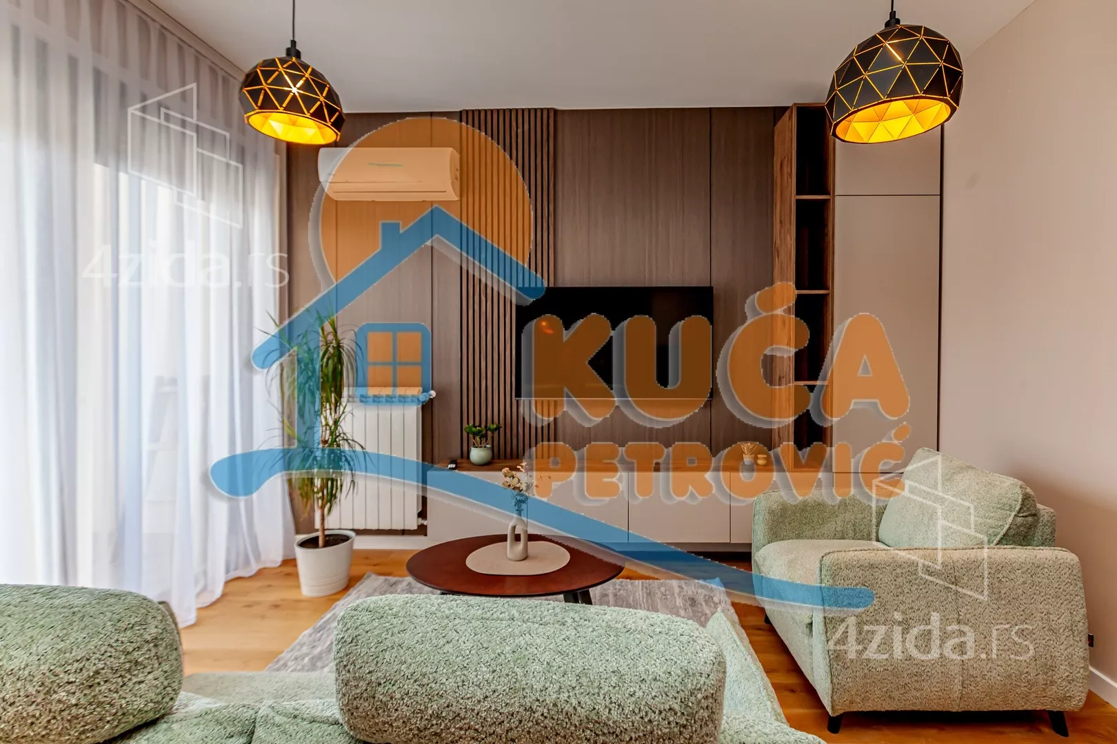 Jednoiposoban stan | 4zida