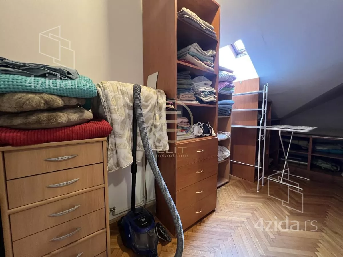 Četvoroiposoban stan | 4zida