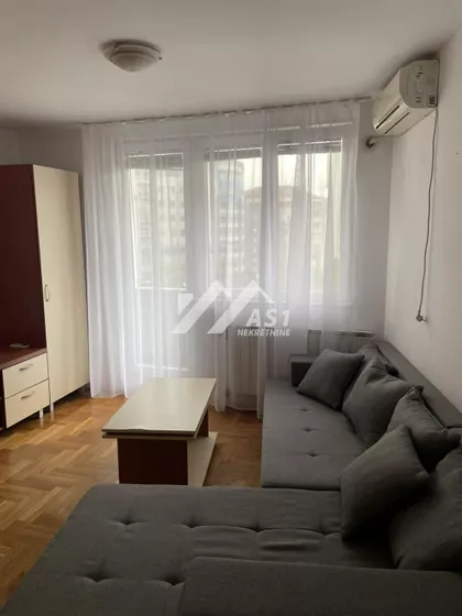 Petra Drapšina | 4zida.rs