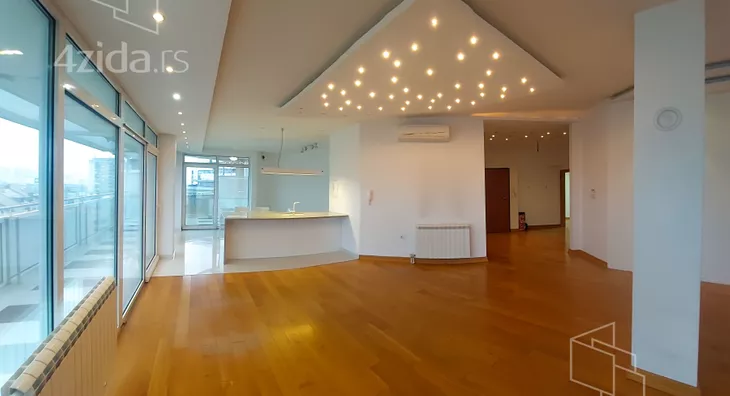 Petosoban stan | 4zida