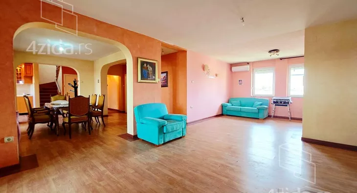 Petosoban stan | 4zida