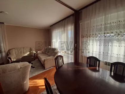 Prvomajska | 4zida.rs
