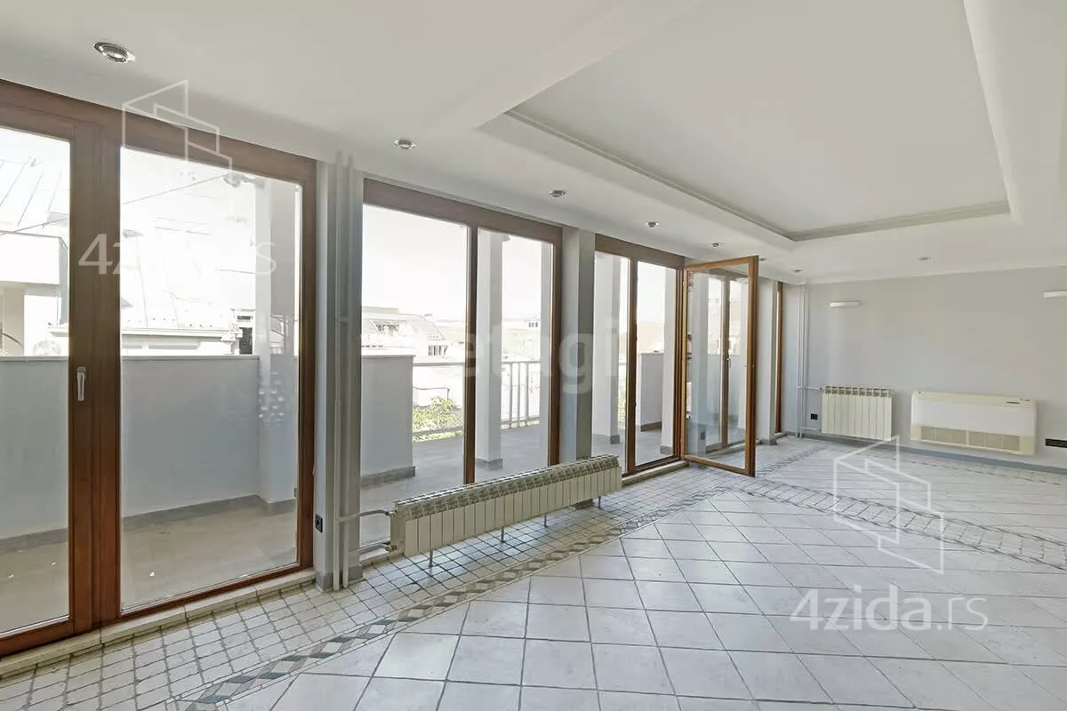 Petosoban stan | 4zida