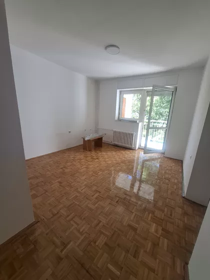 Železnička 36 | 4zida.rs