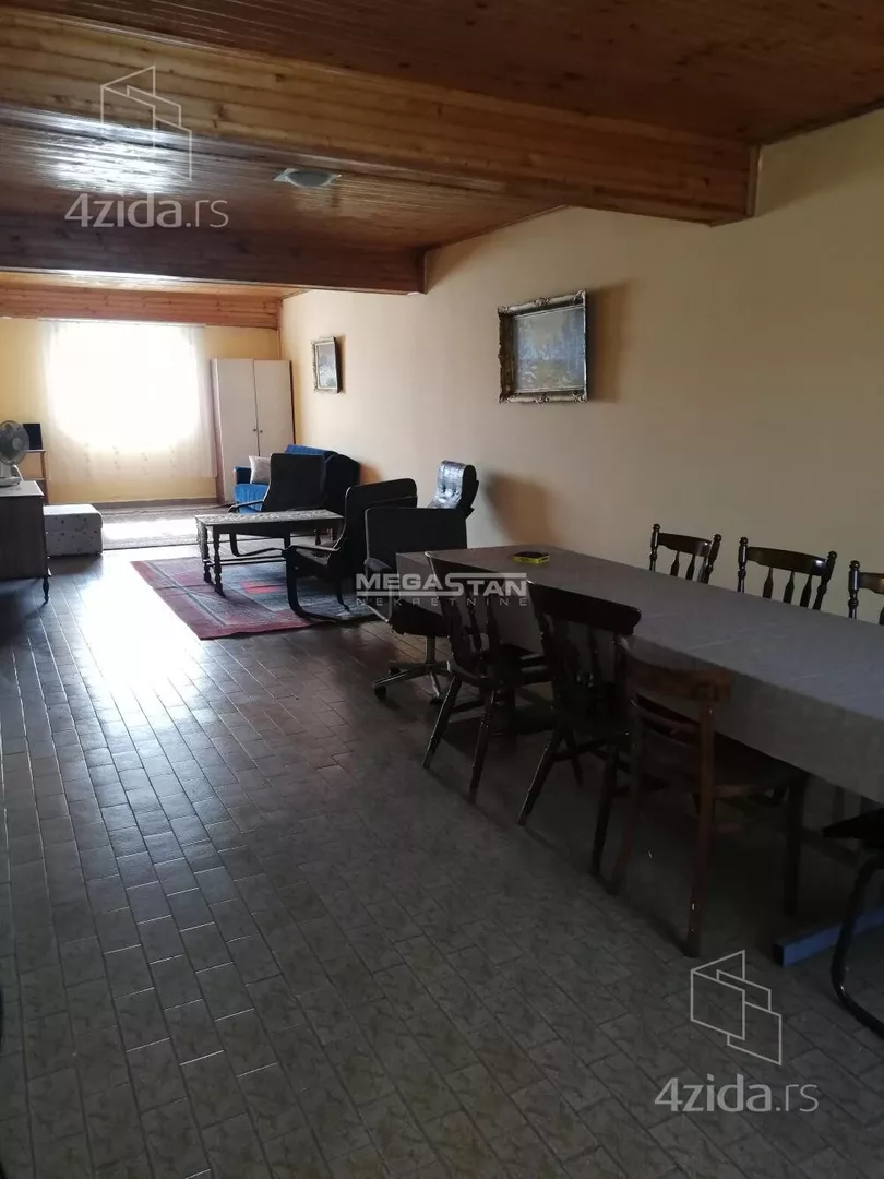 Poslovna zgrada | 4zida