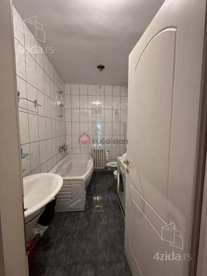 Petosoban stan | 4zida