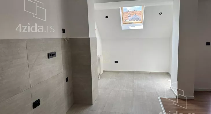 Četvoroiposoban stan | 4zida