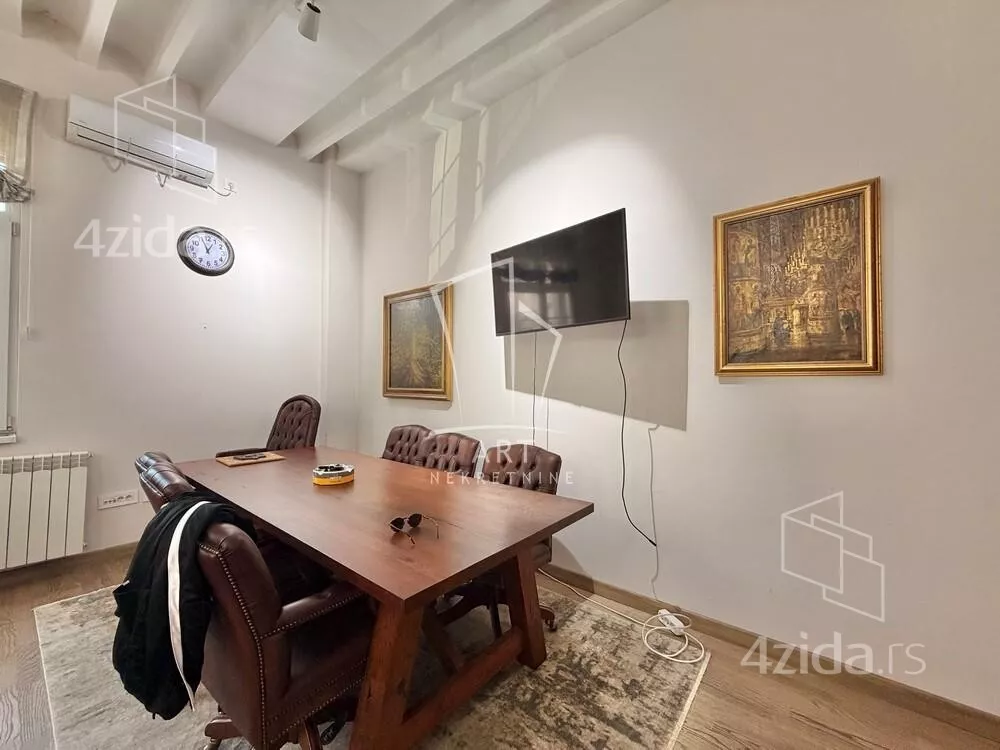 Petoiposoban stan | 4zida