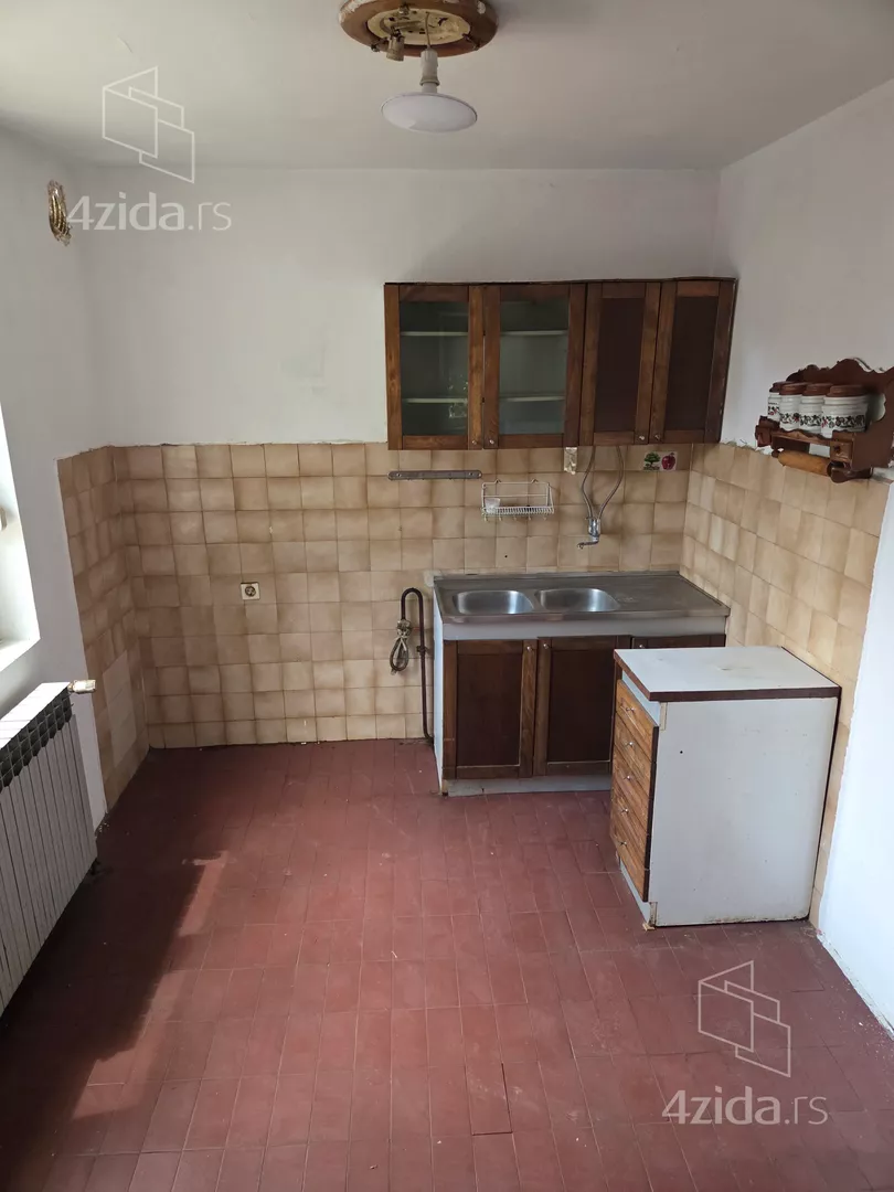 Сдается трехкомнатная квартира, Svetog Save, 400€, 100m² — фото