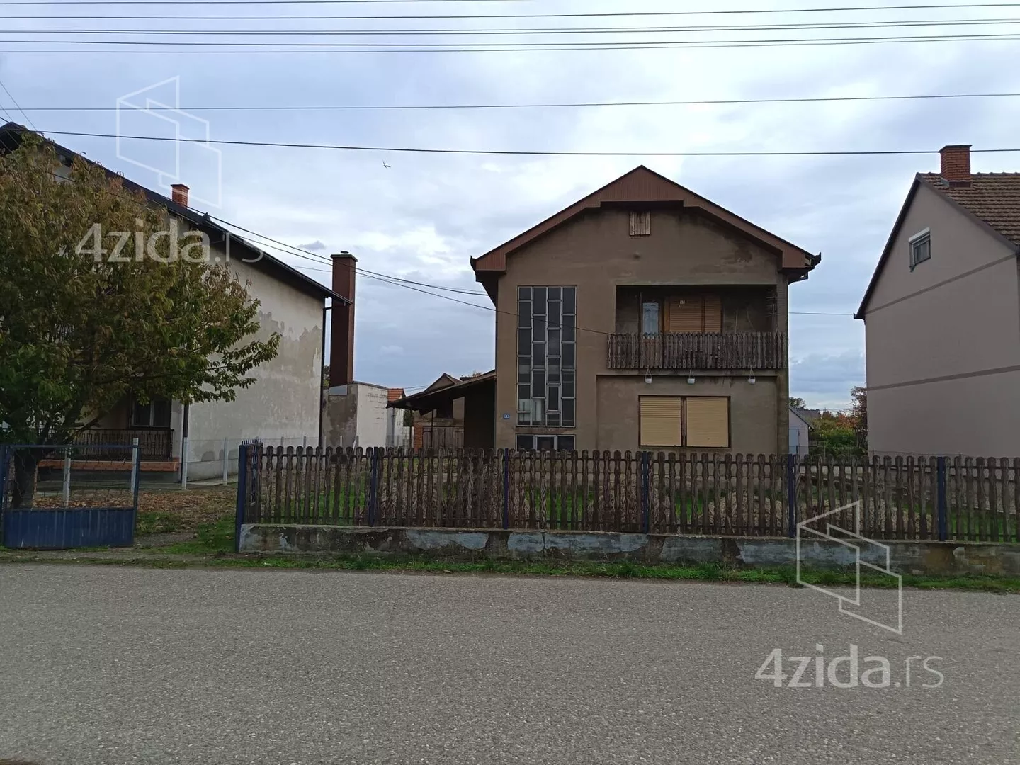 Kuća · 158 m² · Bogatić