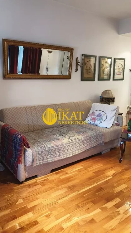 Cara Dušana | 4zida.rs