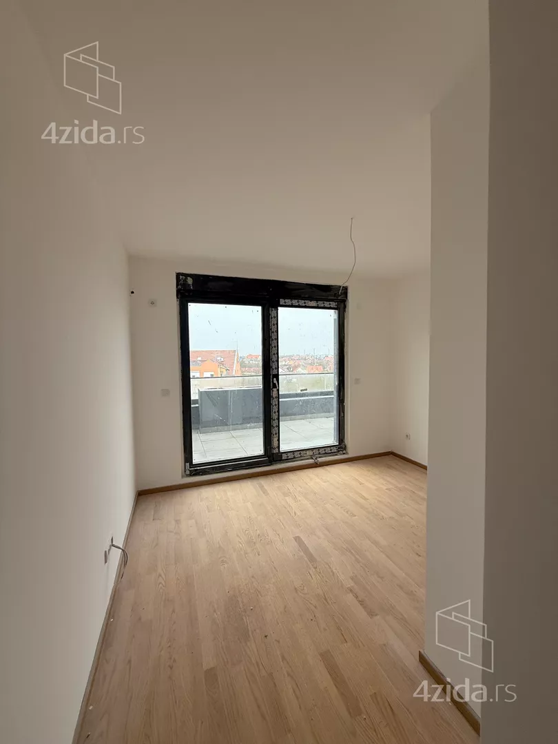 Petosoban stan | 4zida