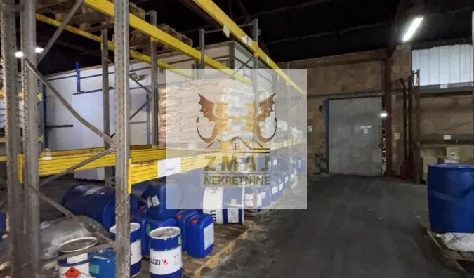 Poslovna zgrada | 4zida