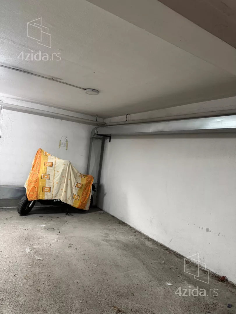 Garaža | 4zida