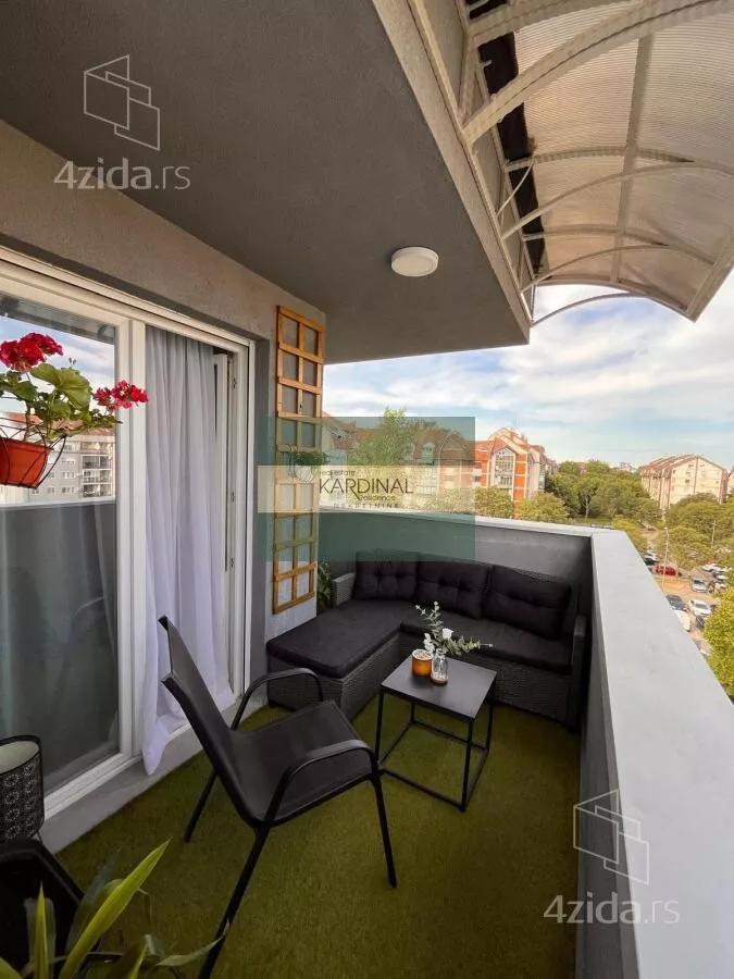 Petosoban stan | 4zida