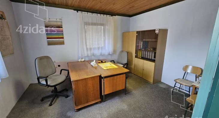 Poslovna zgrada | 4zida