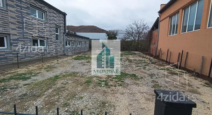 Plac | 4zida