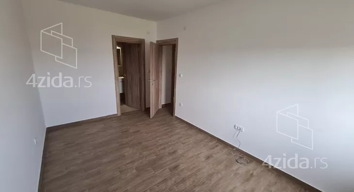 Četvoroiposoban stan | 4zida