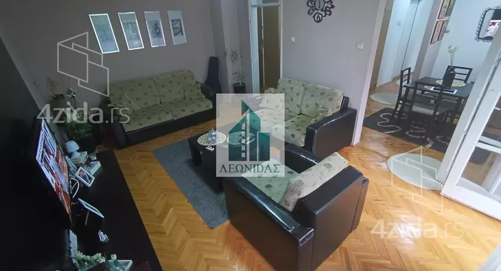 Troiposoban stan | 4zida