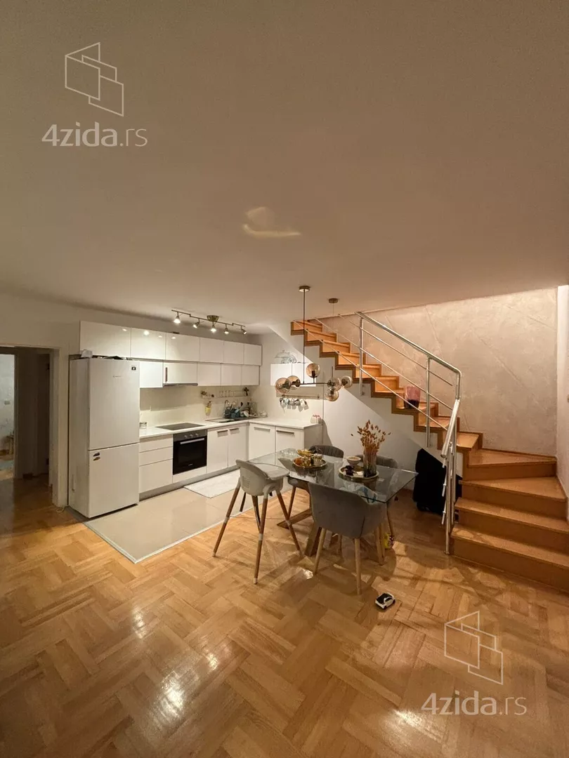 Petosoban stan | 4zida