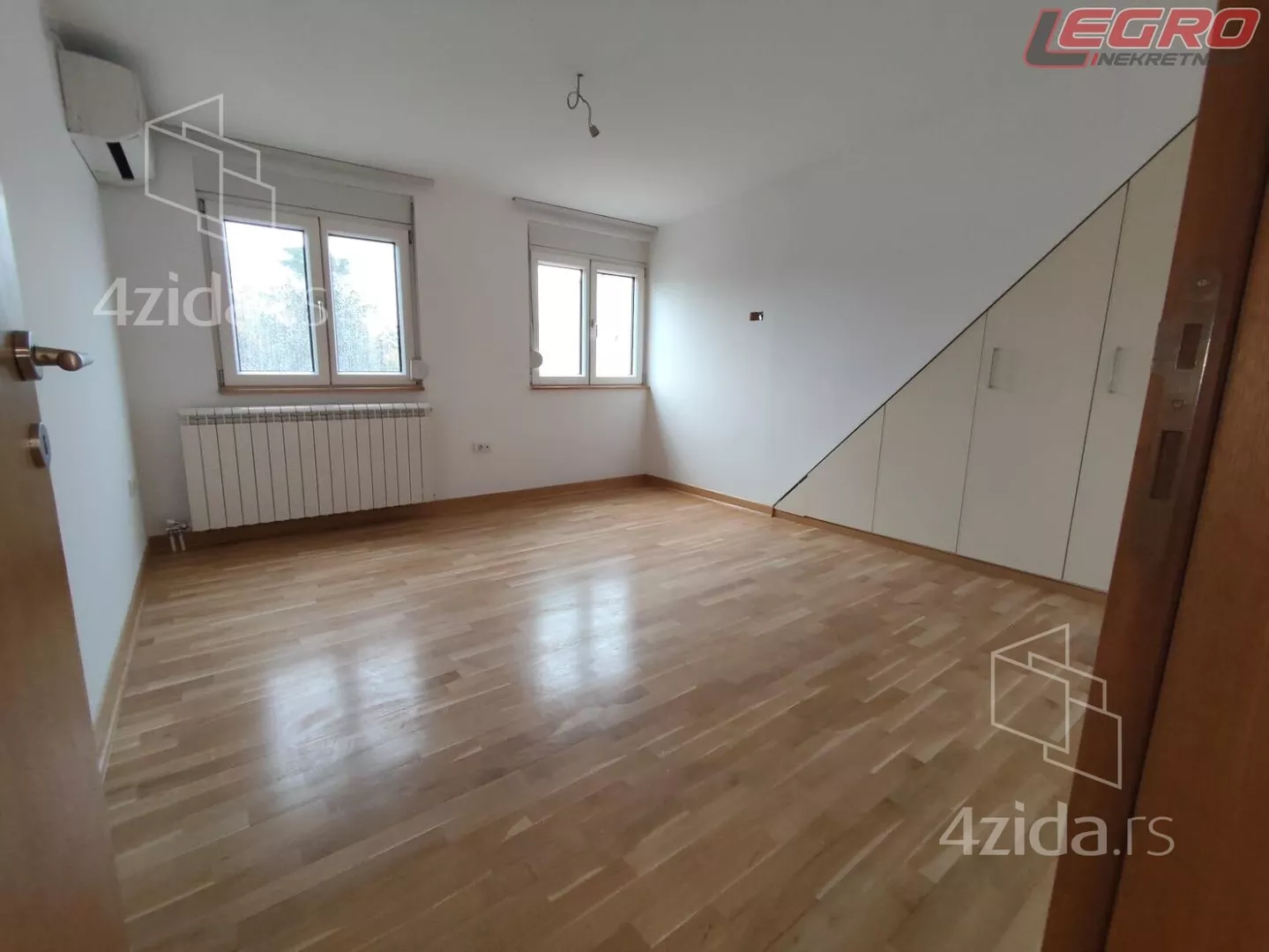 Petosoban stan | 4zida