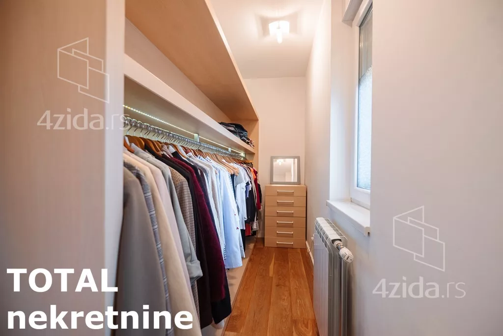 Šestosoban stan | 4zida