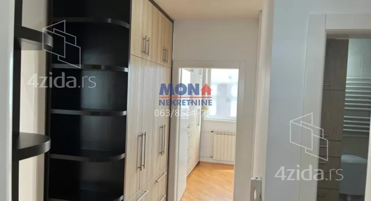 Šestosoban stan | 4zida