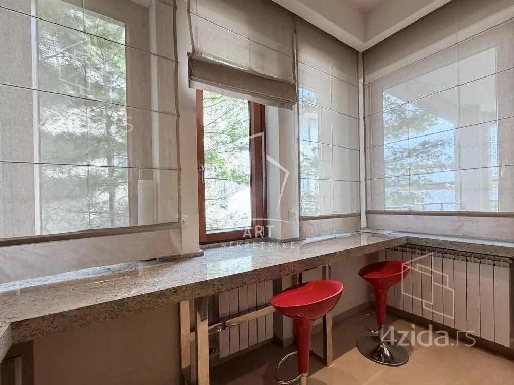 Petosoban stan | 4zida