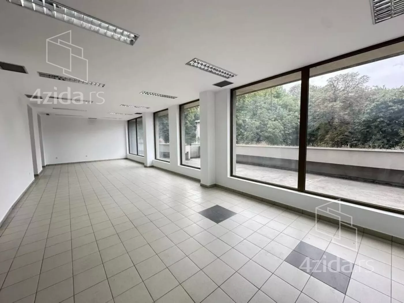 Poslovni prostor | 4zida