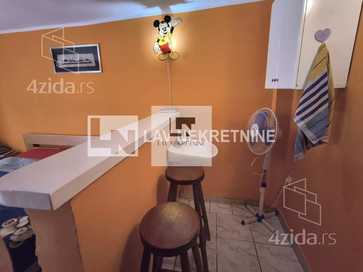 Petosoban stan | 4zida