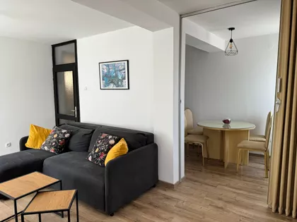 Josifa Snersona 6 | 4zida.rs