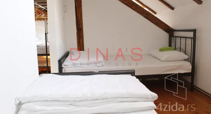 Petosoban stan | 4zida