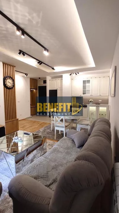 Vukov Spomenik | 4zida.rs