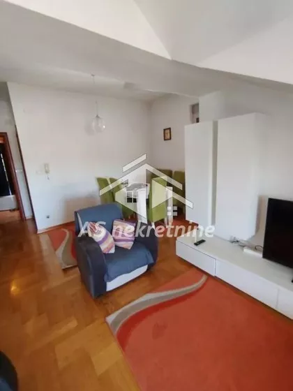 Vukov Spomenik | 4zida.rs