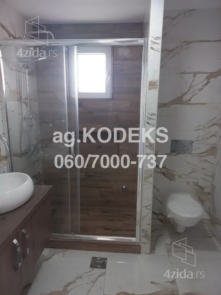 Četvoroiposoban stan | 4zida