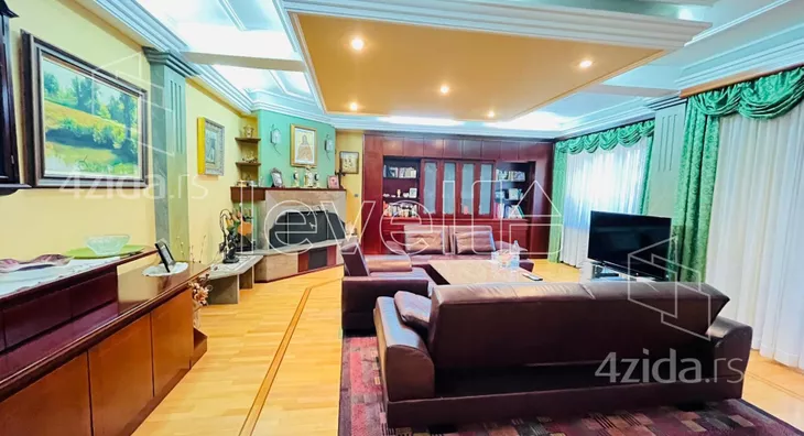 Petosoban stan | 4zida